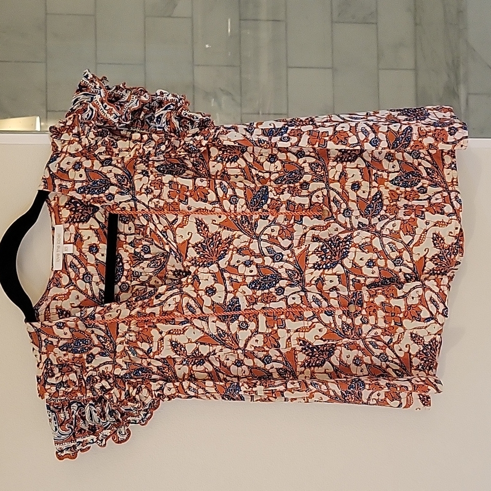 Love the Label top xs